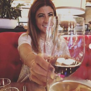 Meet your Posher, Mona